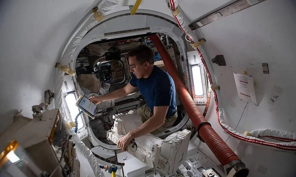 NASA: Απίστευτο κι όμως αληθινό! Αστροναύτης παγιδεύτηκε στο διάστημα για ένα χρόνο